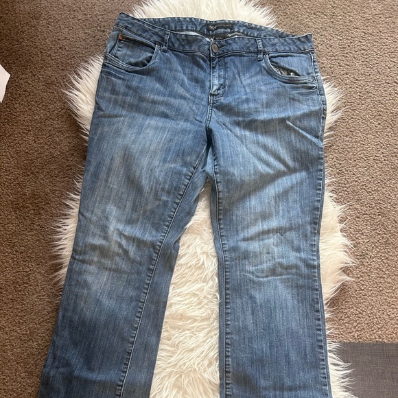 Mossimo Women’s Size 16 Jeans - Picture 2 of 3